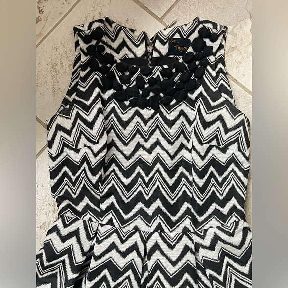 🐦🪺Dress . size 2 - Picture 2 of 7